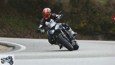 Triumph Street Triple RS in the driving report
