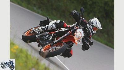 Ducati Hypermotard SP and KTM 690 SMC R in the test