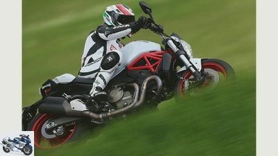Ducati Monster 821 in the top test