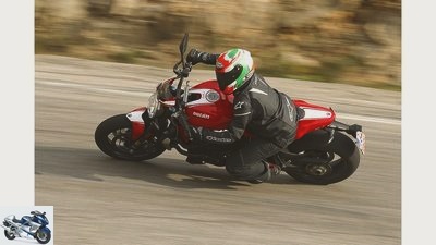 Ducati Monster 1200 R in the top test
