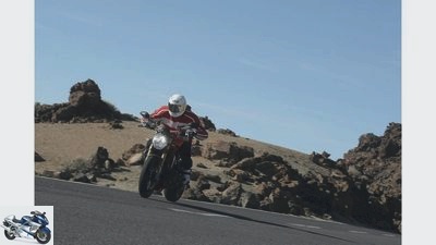 Ducati Monster 1200 S in the driving report