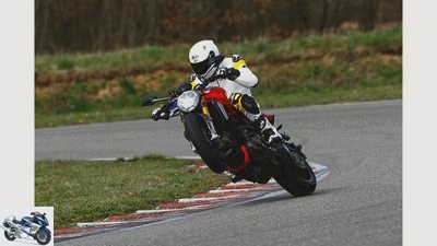 Ducati Monster 1200 S in the PS performance test
