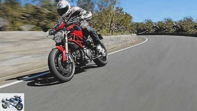 Ducati Monster EVO 1100 naked bike in the test