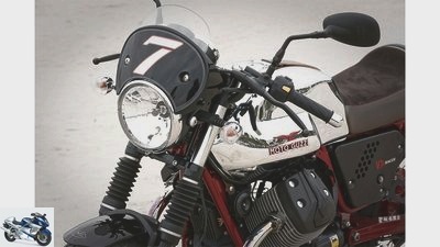 Compare Moto Guzzi II Racer and Yamaha XV 950 Racer