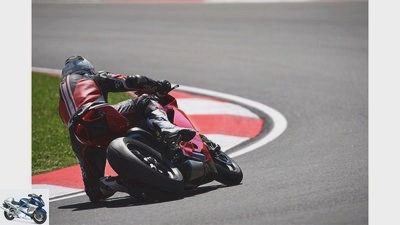 Ducati Panigale R in the driving report