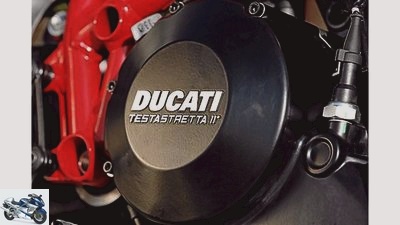 Ducati Steetfighter 848 and Mv Agusta Brutale 920 comparison test
