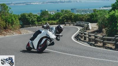 Ducati SuperSport in the driving report
