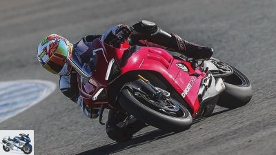 Ducati V4 R (2019) in the driving report