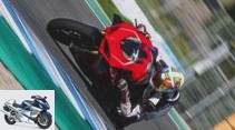 Ducati V4 R (2019) in the driving report