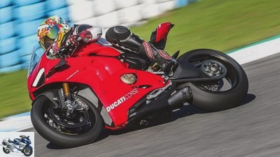 Ducati V4 R (2019) in the driving report