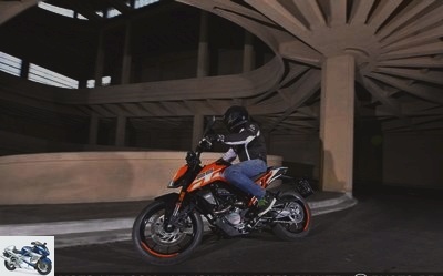 Roadster - 125 Duke test: big update for the small KTM - 125 Duke test page 3 - A little ride and then sell?