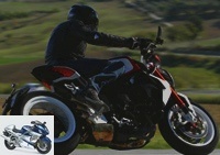 Roadster - Test MV Agusta Dragster 800 RR: good, gross and ugly at the same time - Dragster 800, RR spokes in action!