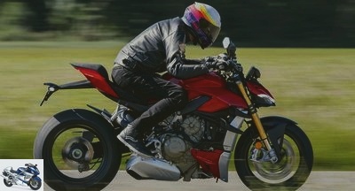Roadster - Streetfighter V4S test: the Ducati roadster ready for take off - Streetfighter V4S test page 1: The Ducati of the year 2020