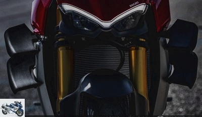 Roadster - Streetfighter V4S test: the Ducati roadster ready for take off - Streetfighter V4S test page 2: The roadster from Mars