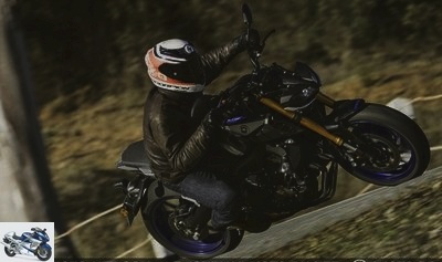 Roadster - Yamaha MT-09 SP test: the one we SPEED! - MT-09 SP test page 2 - Dynamics: finally on rails