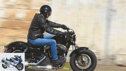 Harley-Davidson Sportster Iron 883 and Harley-Davidson Street 750 in comparison test