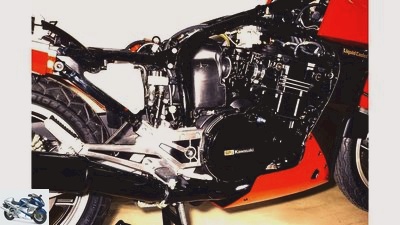 First driving report of the Kawasaki GPZ 900 R (MOTORRAD 1-1984)