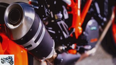 KTM 1290 Super Duke R (2017) in the driving report