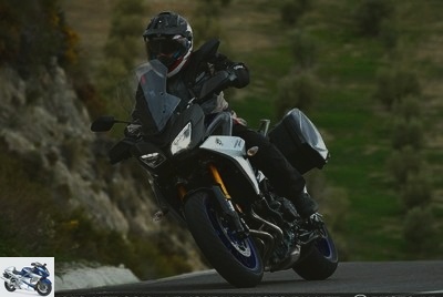 Road - Test Yamaha Tracer 900 and Tracer 900 GT 2018: the way of wisdom - Test Tracer 900 and Tracer 900 GT - Page 1: another trace