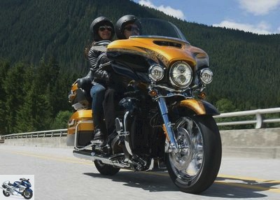 2015 Harley-Davidson CVO 1800 LIMITED FLHTKSE