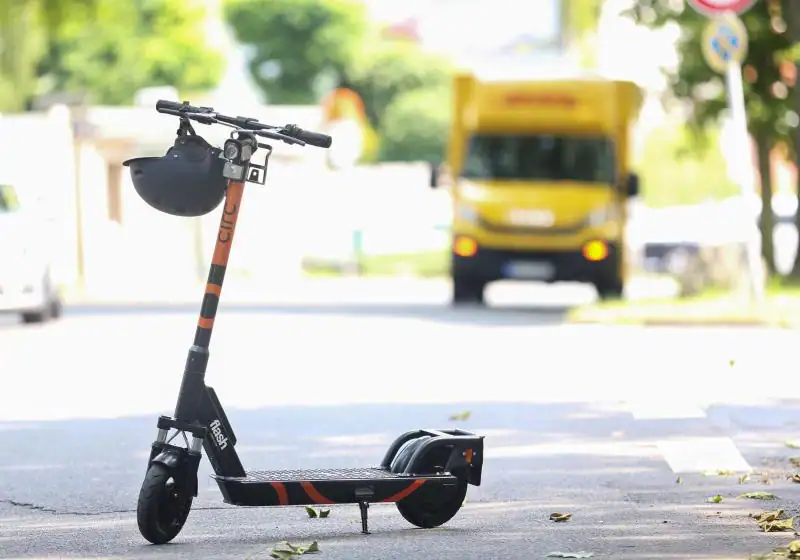 Hamburg wants to monitor electro-scooter driver via SiFtware-monitor