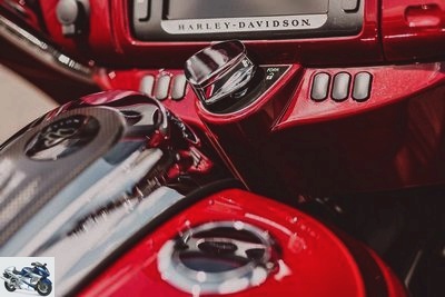 2016 Harley-Davidson CVO 1800 STREET GLIDE FLHXSE