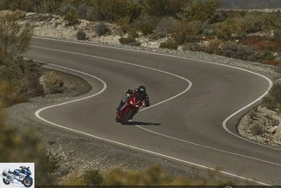 Sporty - CBR650R 2019 test: the new Honda has no shortage of R! - CBR650R test Page 1: Accessible supersport