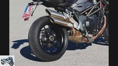 Comparative test: large displacement naked bikes
