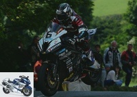 Tourist Trophy - TT2016: Michael Dunlop flies over the first Superbike race -