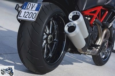 Ducati DIAVEL 1200 2013