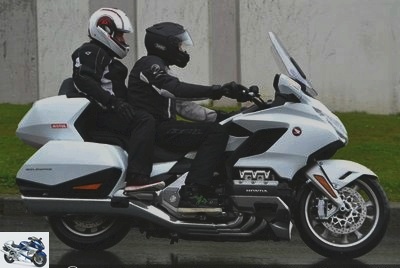 All Duels - Duel BMW K1600GTL Vs Honda GoldWing 2018: cruising clashes ... - K1600GTL Vs GoldWing - page 3: Course changes