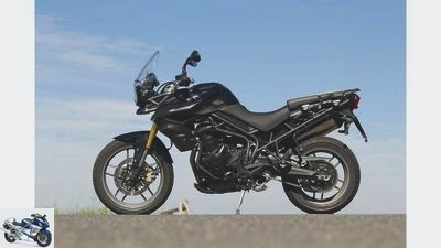 Comparison test motorcycles 800 class