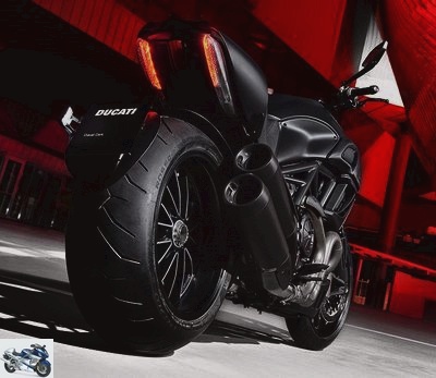 Ducati DIAVEL 1200 DARK 2013