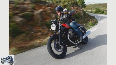 Moto Guzzi V7 Special and Moto Guzzi V7 II Special in comparison test
