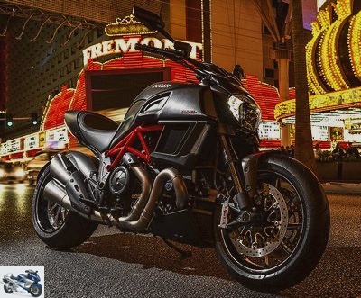 Ducati DIAVEL CARBON 1200 2015
