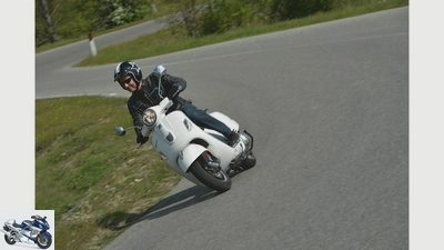 Vespa GTS 300 Super ABS-ASR in the driving report