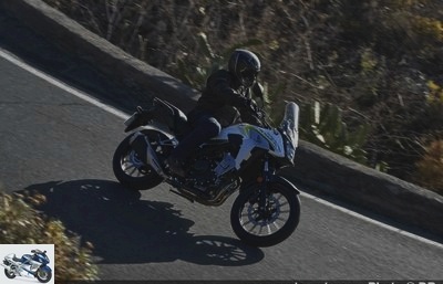 Trail - Test Honda CB 500 X 2019: the road of X - Test CB500X Page 2: details and photos captioned MNC