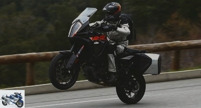 Trail - KTM 1290 Super Adventure S test: high performance maxi-trail! - Page 1 - Static: Adventure on the right road!