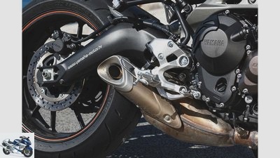 Yamaha MT-09 and Triumph Street Triple tested