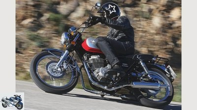 Yamaha SR 400 and Mash Five Hundred in the test