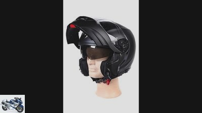 16 flip-up motorcycle helmets in a comparison test