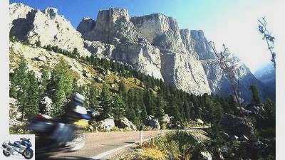 At the end of the motorcycle season, heavenly peace returns on the mountain pass roads.