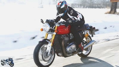Anlas motorcycle winter tested |