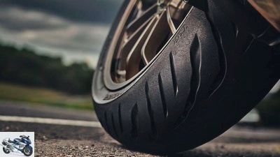 Bridgestone T32: New tire for touring athletes
