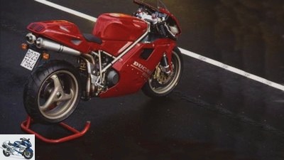 Ducati 916: the divine