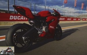 Color red Panigale