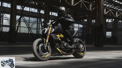 Ducati Diavel 1260 S Black and Steel in black and yellow