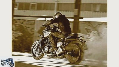 Ducati Diavel, Yamaha Vmax and CR&S DUU in the test