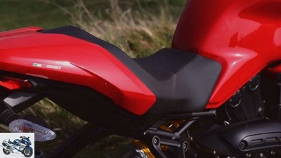 Ducati Monster (2021) in the driving report