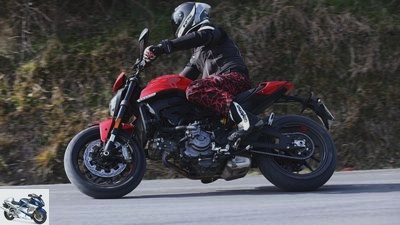 Ducati Monster (2021) in the driving report
